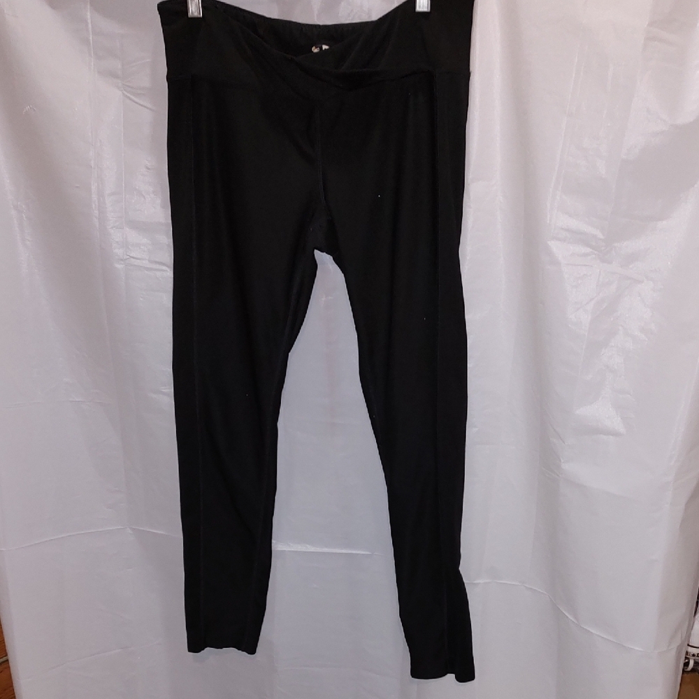 Athletic Works Black High-Waisted Leggings Size M